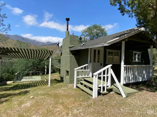 a view of outdoor space deck and garden