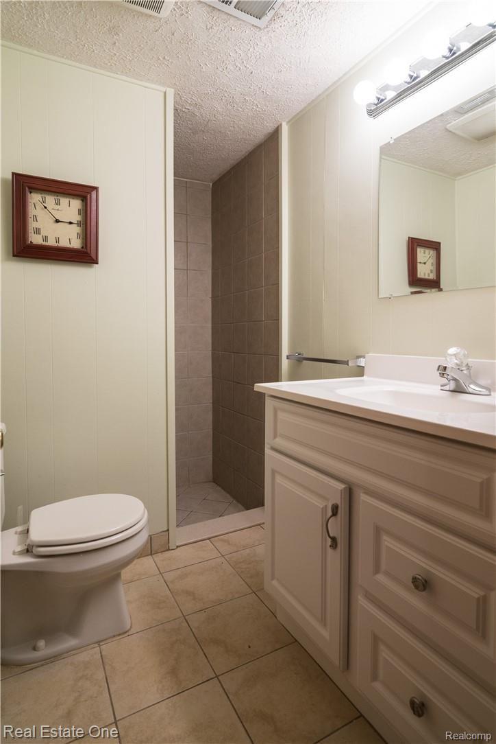 9380 Earhart Road South Lyon, MI 48178 - Photo 52 of 70 _AUG1131.jpg