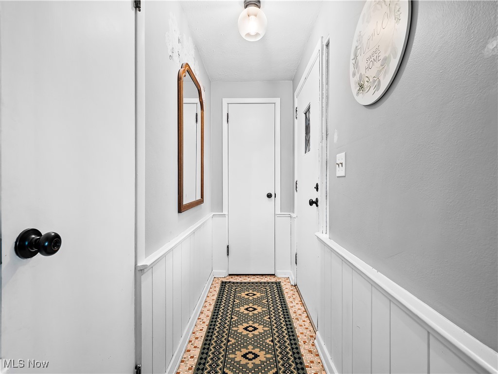 693 Avon Belden Road Avon Lake, OH 44012 - Photo 25 of 36 View of front entryway