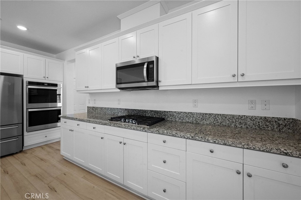 21199 Old Gate Court Riverside, CA 92507 - Photo 11 of 71 Kitchen