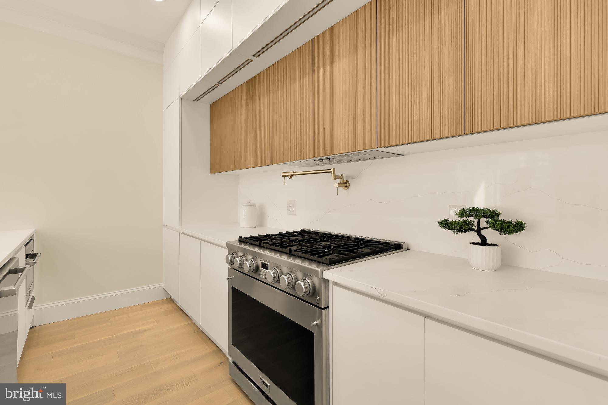 733 Euclid Street Northwest, Unit 204 Washington, DC 20001 - Photo 12 of 34