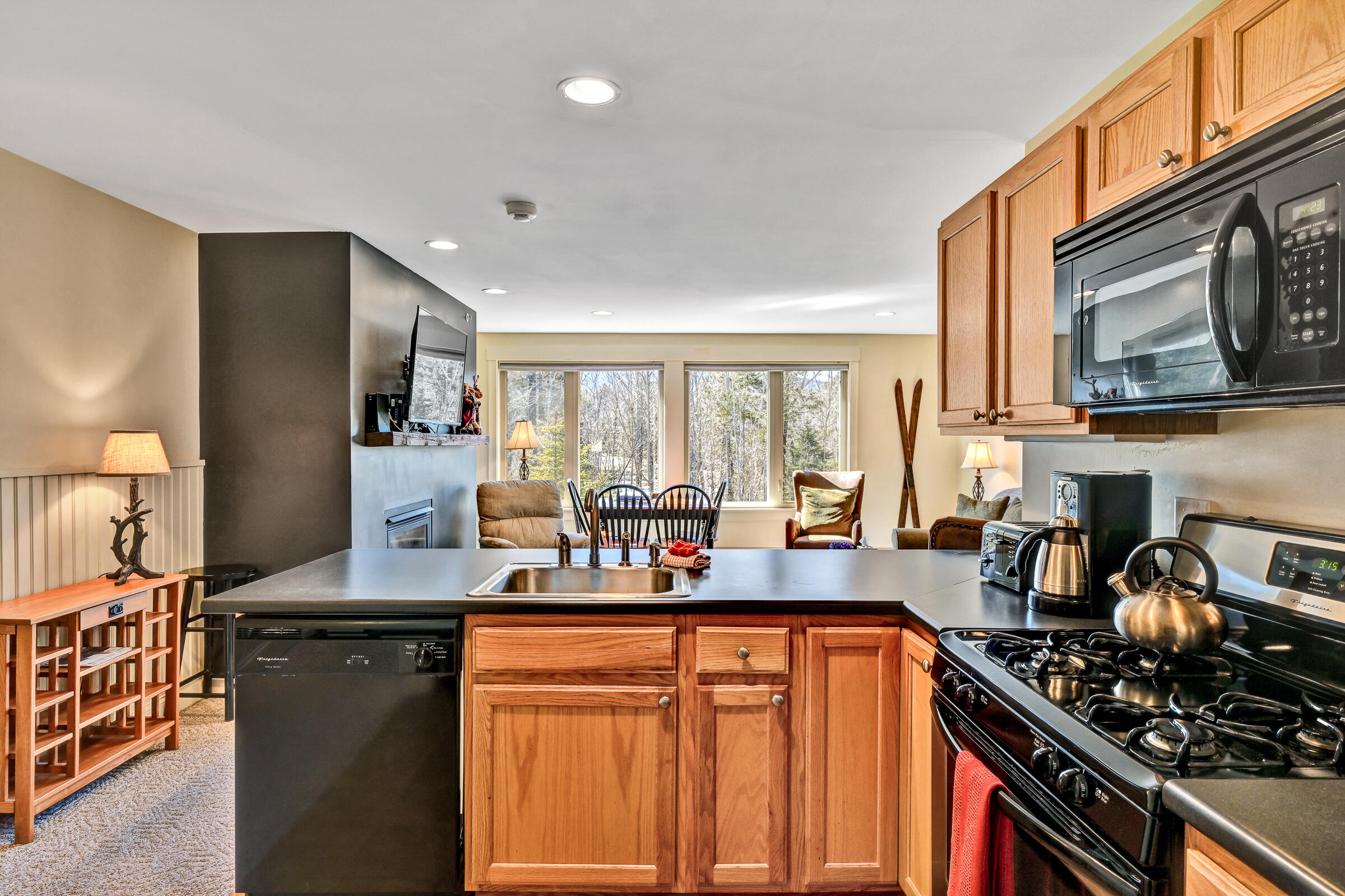 5003 Fall Line Drive, Unit B Carrabassett Valley, ME 04947 - Photo 8 of 29 109507gr-121