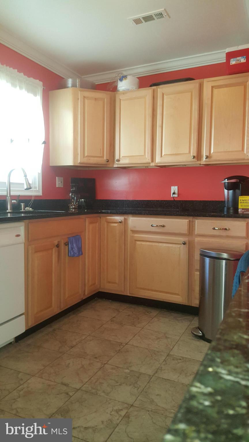 8009 Russell Road Alexandria, VA 22309 - Photo 13 of 16 Kitchen