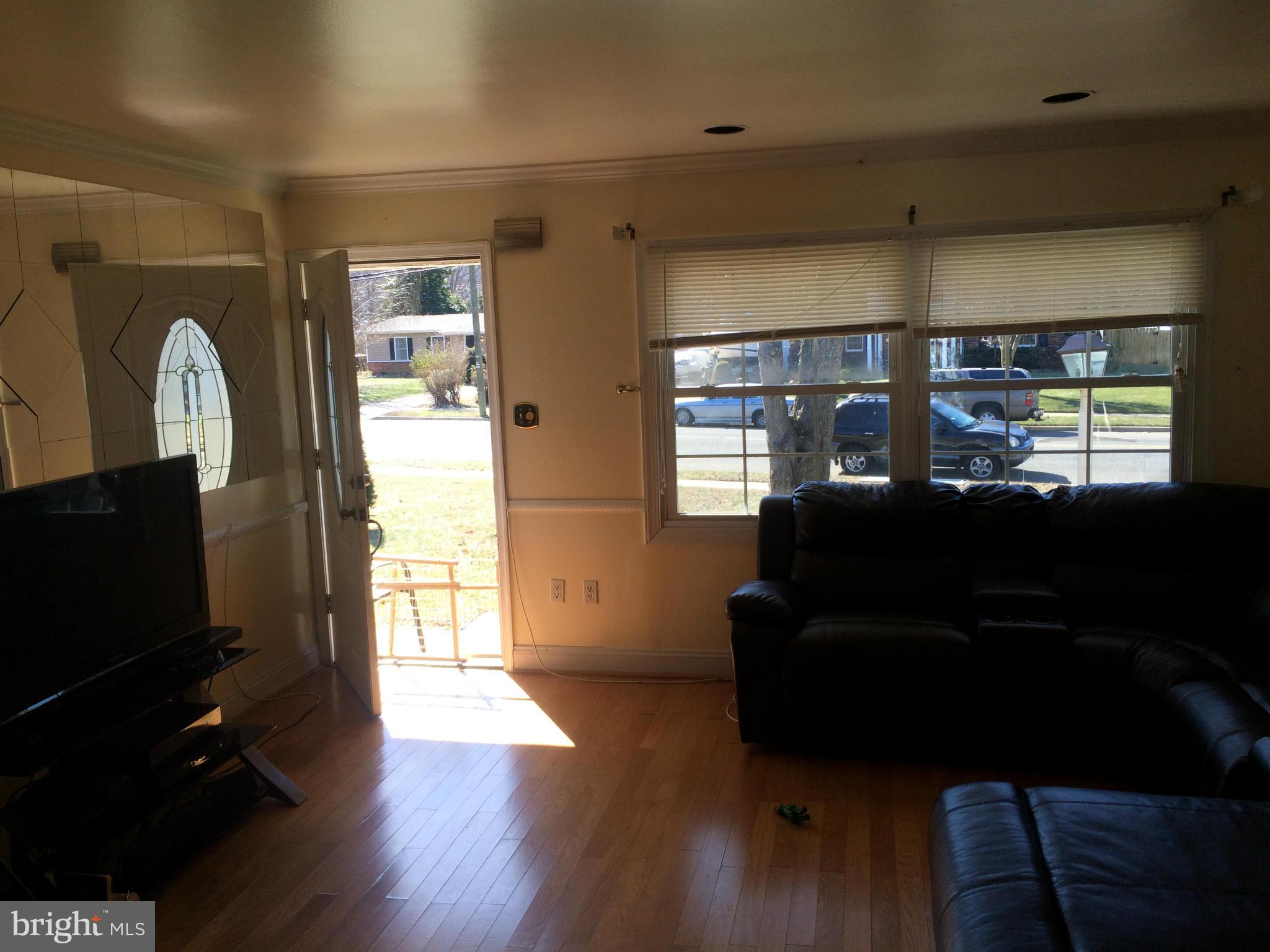 8009 Russell Road Alexandria, VA 22309 - Photo 15 of 16 Living Room