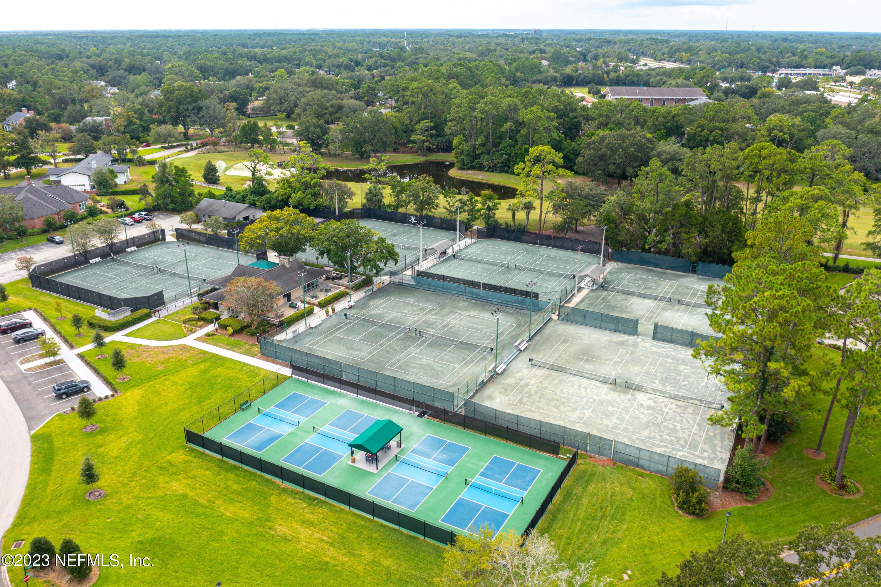 A Hollyridge Road Jacksonville, FL 32256 - Photo 27 of 28 an aerial view of a house with a big yard