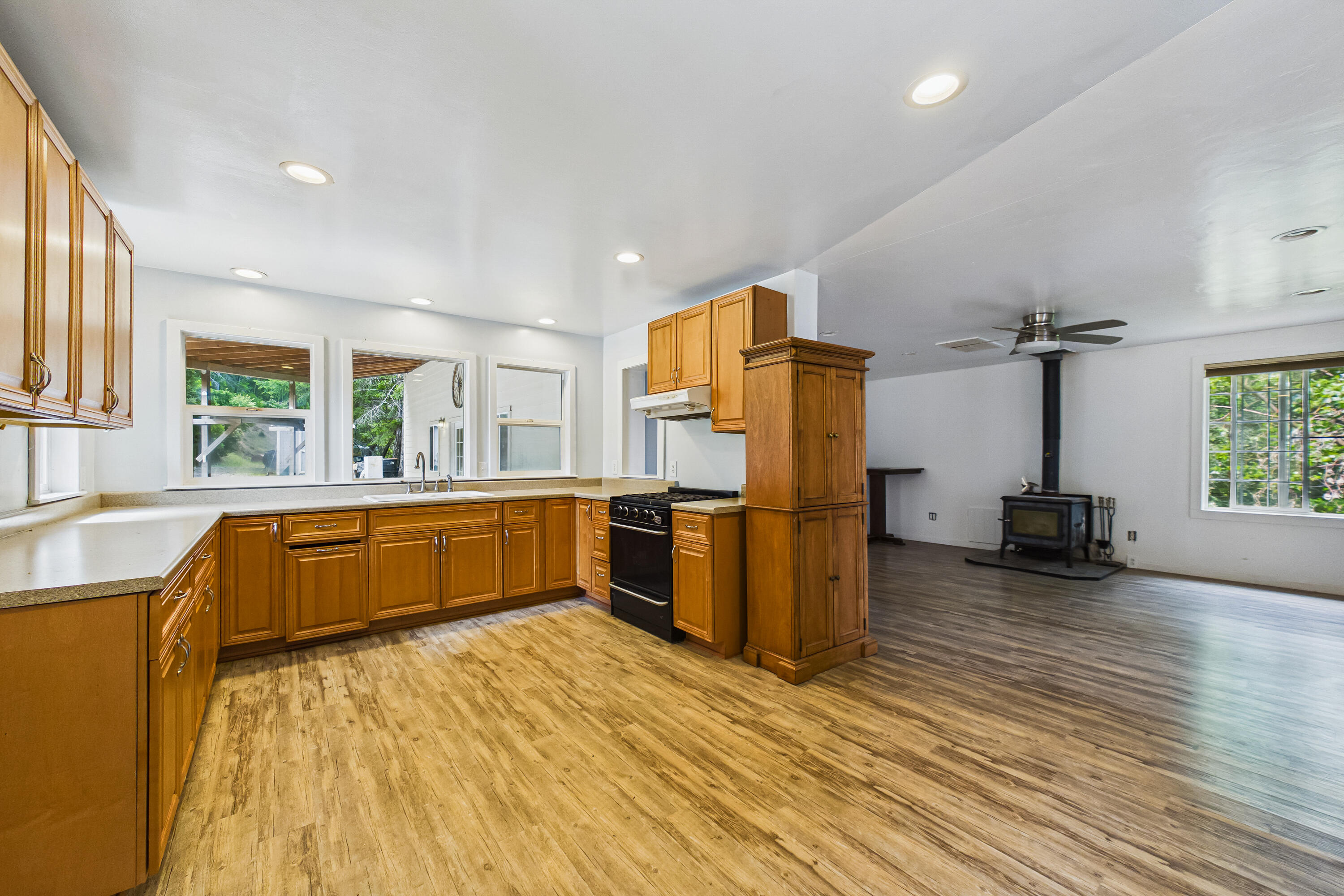3761 Blue Rock Road Garberville, CA 95542 - Photo 23 of 86
