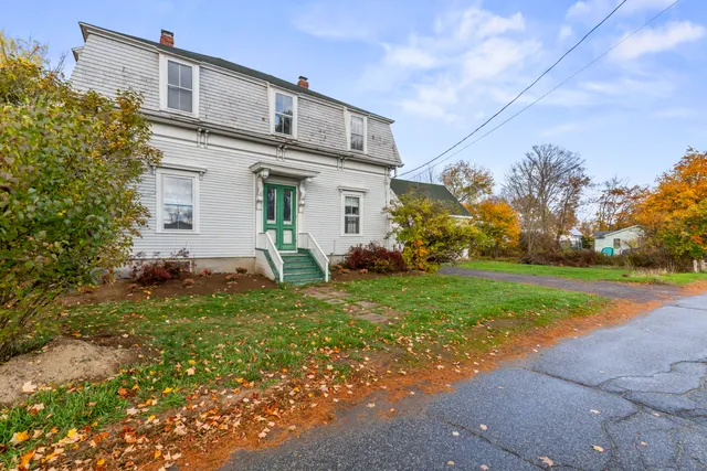 $349,900 | 27 Gardiner Street, Richmond, ME 04357
