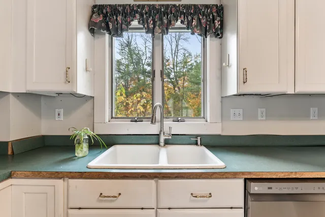 $349,900 | 27 Gardiner Street, Richmond, ME 04357