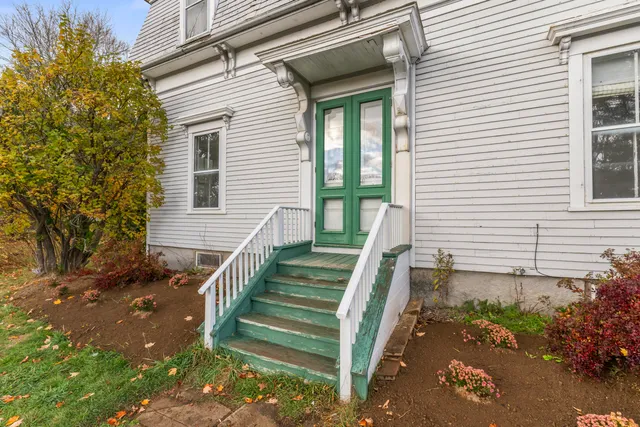 $349,900 | 27 Gardiner Street, Richmond, ME 04357