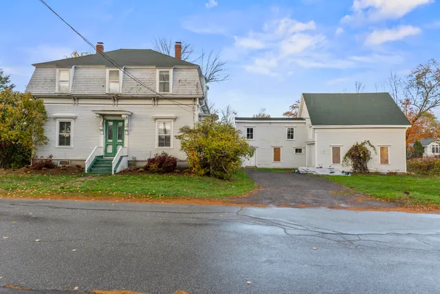 $349,900 | 27 Gardiner Street, Richmond, ME 04357