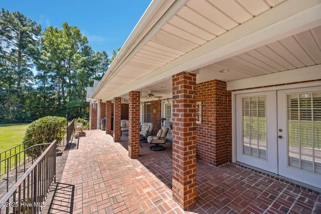 $925,000 | 623 White Horse Drive, Greenville, NC 27834