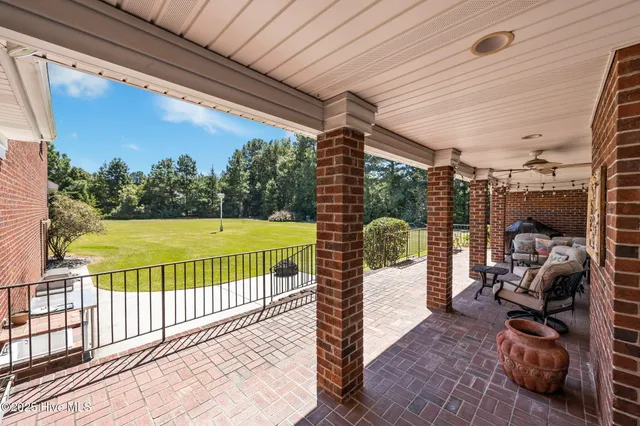 $925,000 | 623 White Horse Drive, Greenville, NC 27834