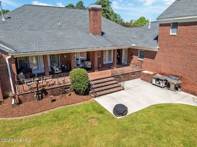 $925,000 | 623 White Horse Drive, Greenville, NC 27834