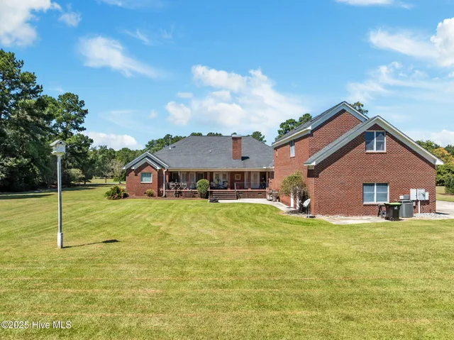 $925,000 | 623 White Horse Drive, Greenville, NC 27834