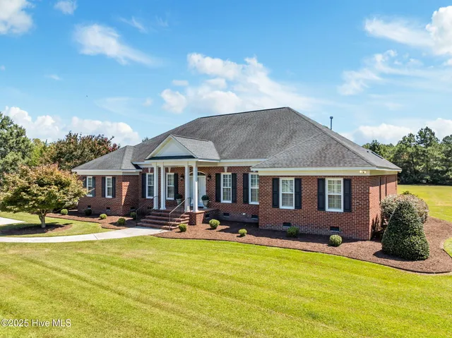 $925,000 | 623 White Horse Drive, Greenville, NC 27834