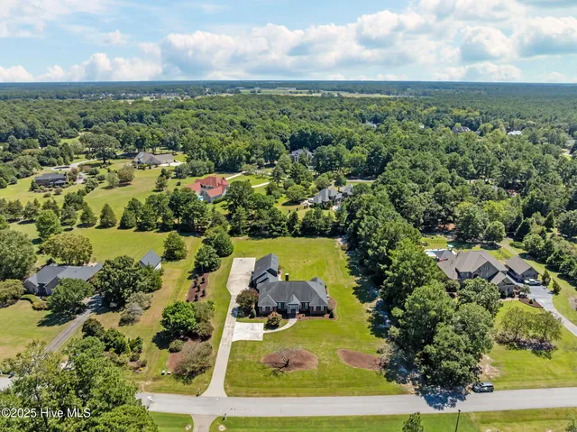 $925,000 | 623 White Horse Drive, Greenville, NC 27834
