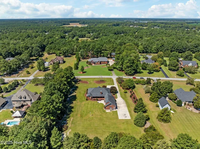 $925,000 | 623 White Horse Drive, Greenville, NC 27834