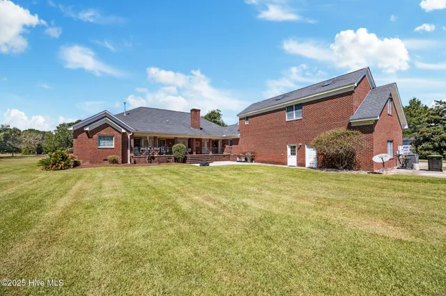 $925,000 | 623 White Horse Drive, Greenville, NC 27834