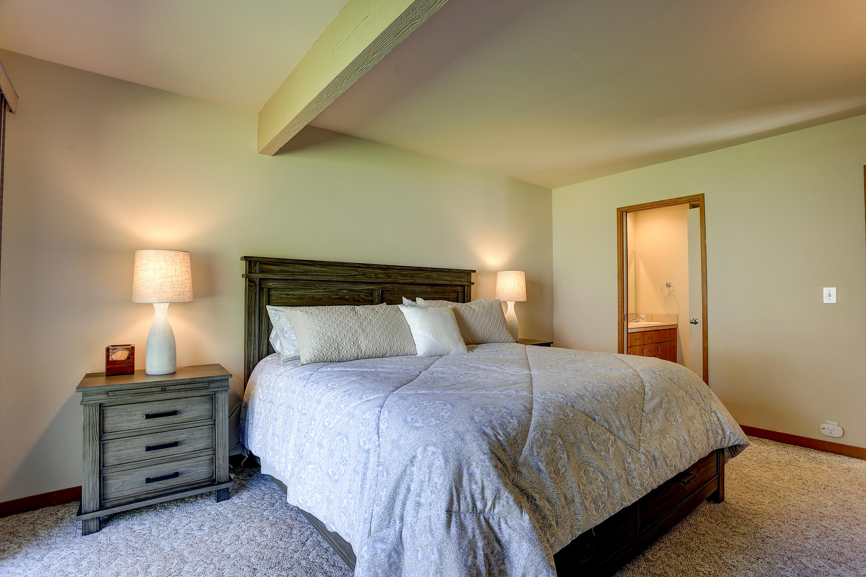 57222 Island Road, Unit 22 Sunriver, OR 97707 - Photo 23 of 42 22 Meadow House Lane MLS-19