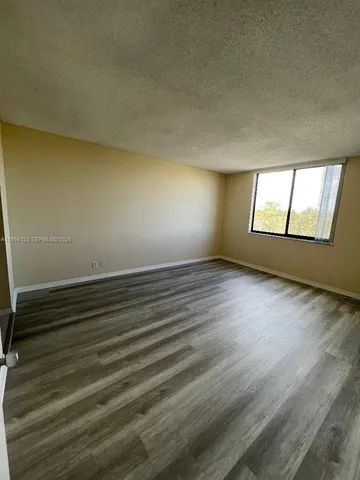 $2,200 | 901 Hillcrest Drive, Unit 409, Hollywood, FL 33021