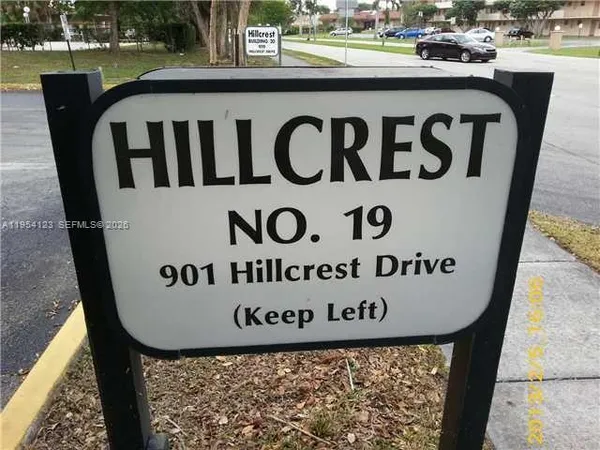 $2,150 | 901 Hillcrest Drive, Unit 409, Hollywood, FL 33021