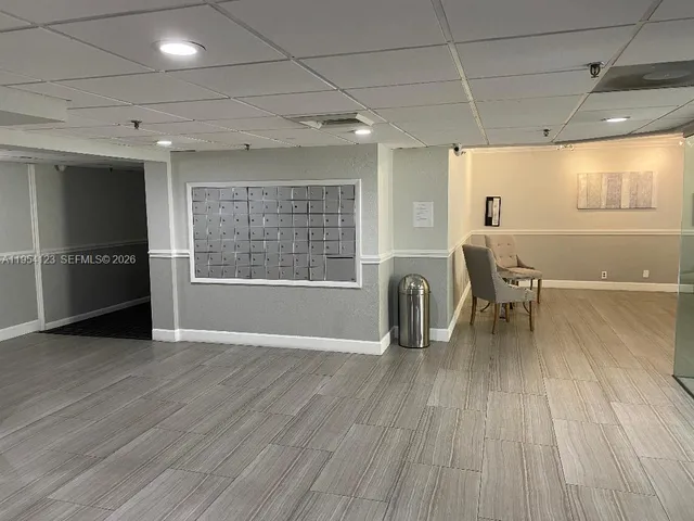 $2,200 | 901 Hillcrest Drive, Unit 409, Hollywood, FL 33021