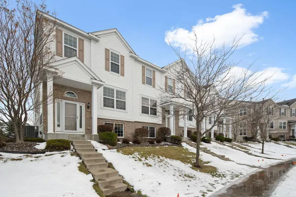 $320,000 | 15152 French Drive North, Unit D, Hugo, MN 55038