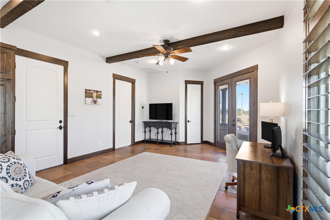 448 Champlain Street Victoria, TX 77905 - Photo 45 of 48 Casita Living Room