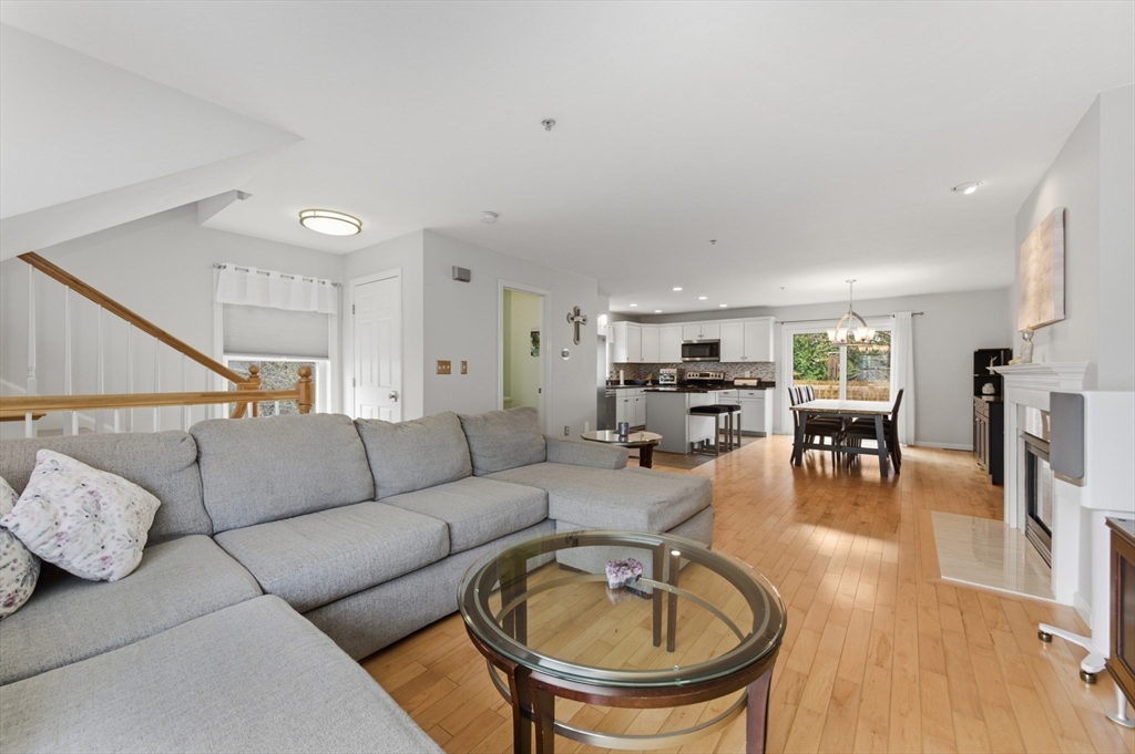 35 Collins Street, Unit 61 Danvers, MA 01923 - Photo 3 of 42