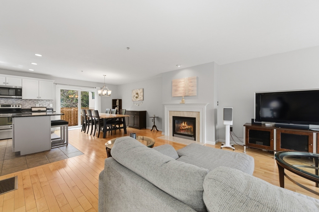 35 Collins Street, Unit 61 Danvers, MA 01923 - Photo 4 of 42