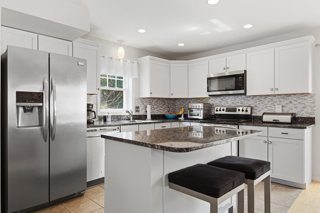 35 Collins Street, Unit 61 Danvers, MA 01923 - Photo 6 of 42