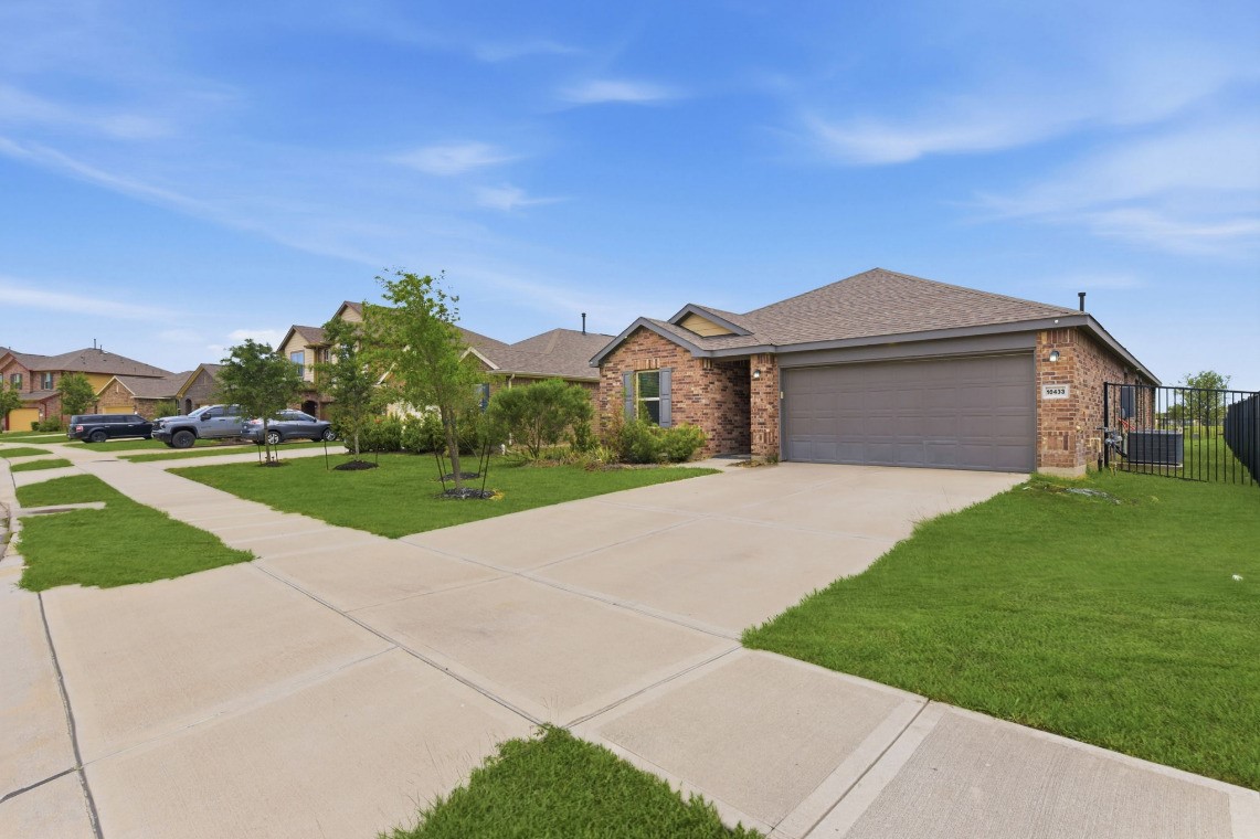 10433 Russell Pines Drive Rosharon, TX 77583 - Photo 2 of 22