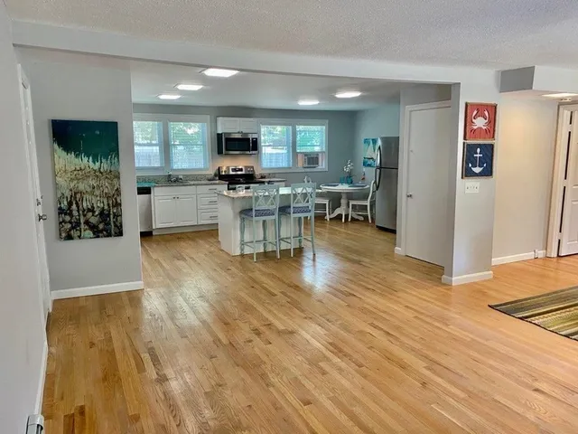 $2,800 | 1164 State Road, Unit 1, Plymouth, MA 02360