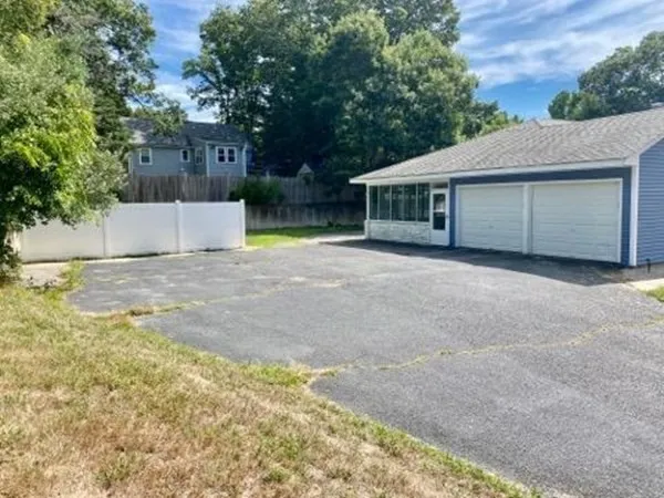 $2,800 | 1164 State Road, Unit 1, Plymouth, MA 02360