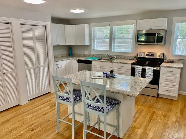 $2,800 | 1164 State Road, Unit 1, Plymouth, MA 02360