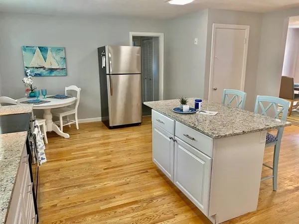 $2,800 | 1164 State Road, Unit 1, Plymouth, MA 02360