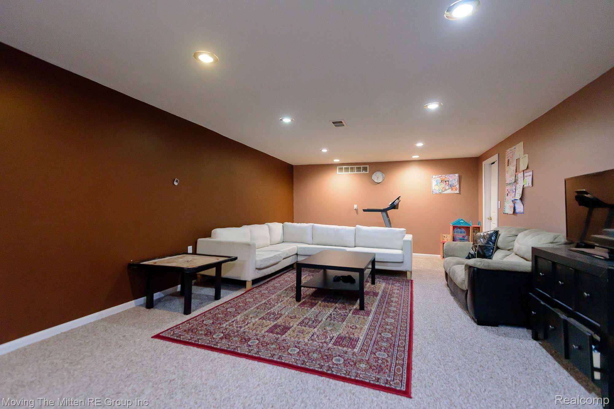 44240 Saltz Road Canton, MI 48187 - Photo 27 of 41 Gallery Image 27