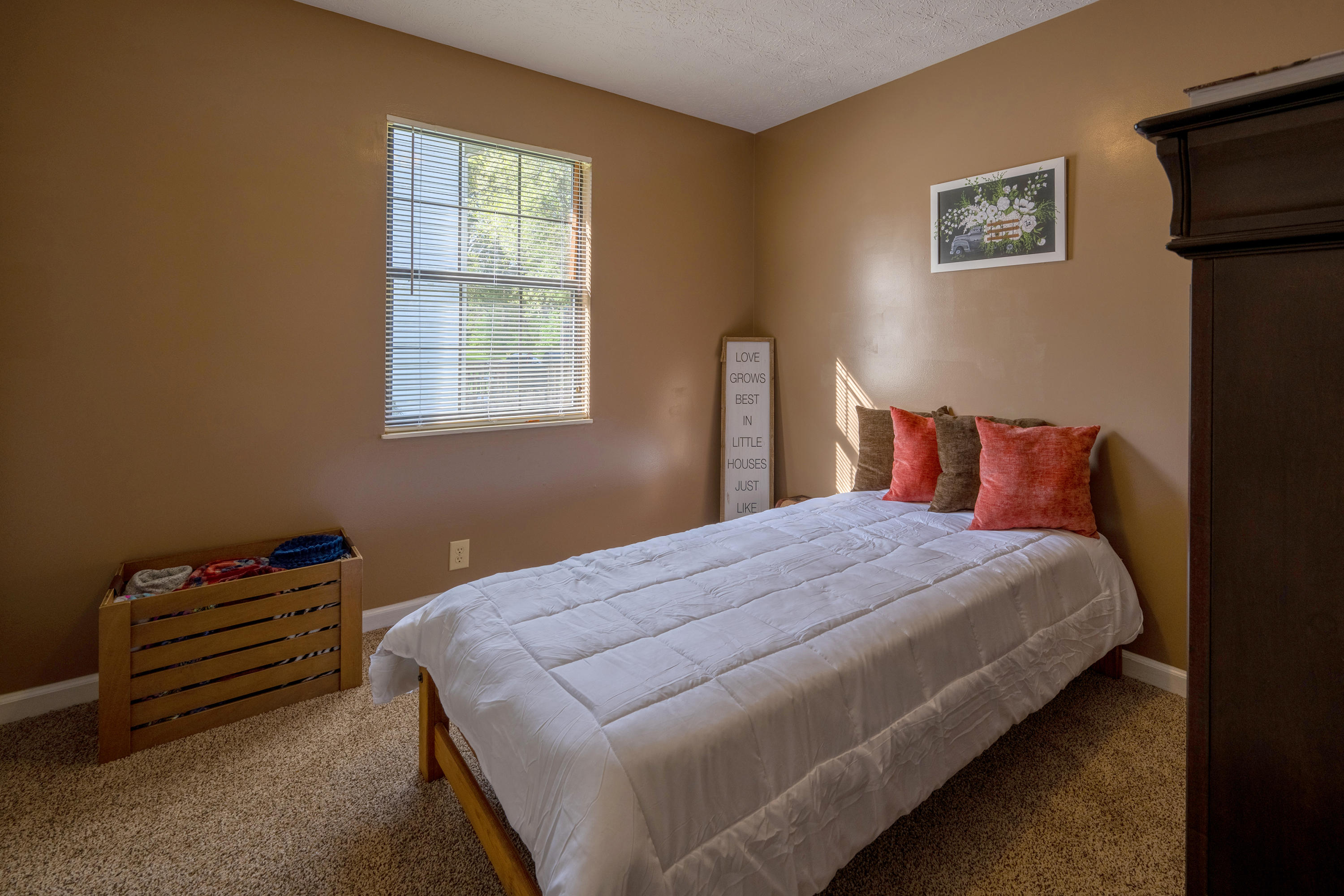117 Pheasant Road Clinton, TN 37716 - Photo 36 of 40 Bedroom 3_1