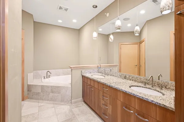 $729,900 | 7513 West Tuckaway Pines Circle, Franklin, WI 53132