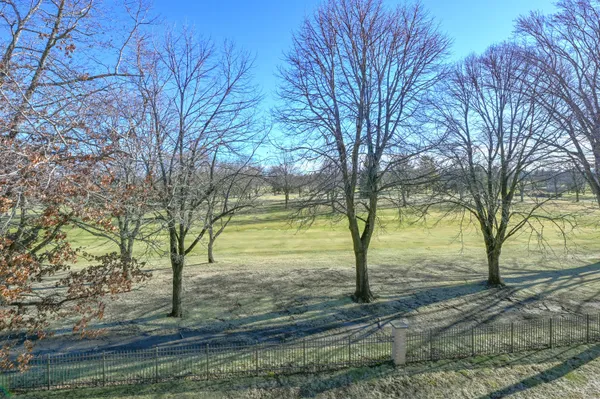 $729,900 | 7513 West Tuckaway Pines Circle, Franklin, WI 53132