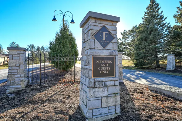 $729,900 | 7513 West Tuckaway Pines Circle, Franklin, WI 53132