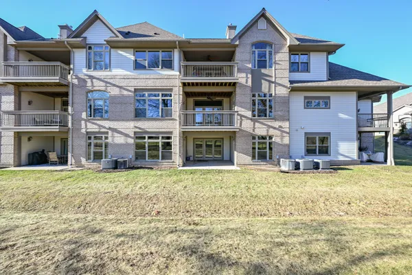 $729,900 | 7513 West Tuckaway Pines Circle, Franklin, WI 53132