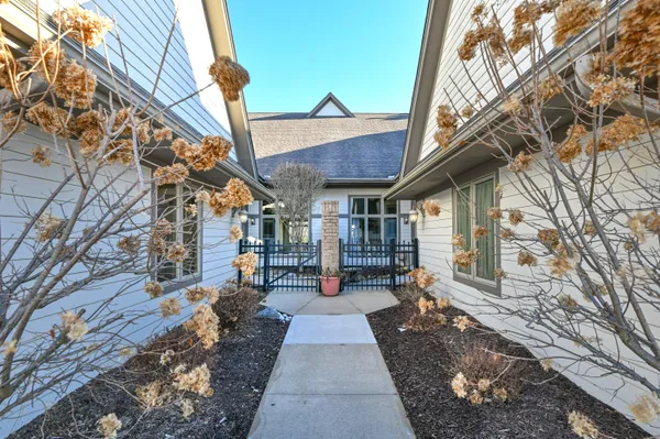 $729,900 | 7513 West Tuckaway Pines Circle, Franklin, WI 53132