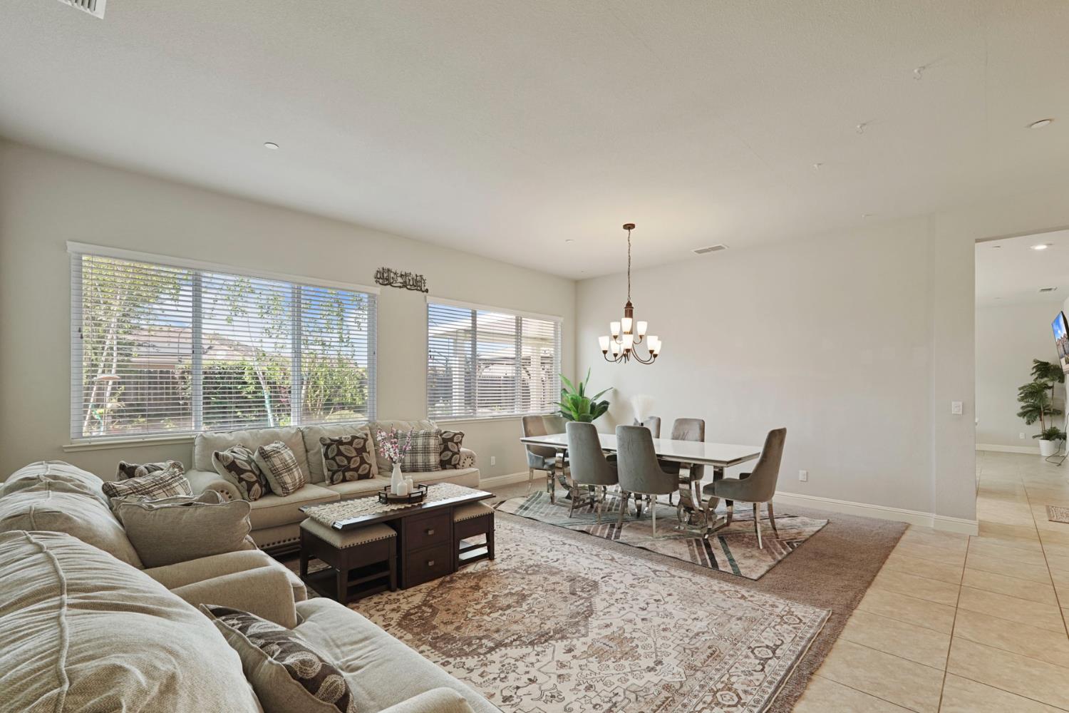 1093 Di Maggio Way Galt, CA 95632 - Photo 11 of 46