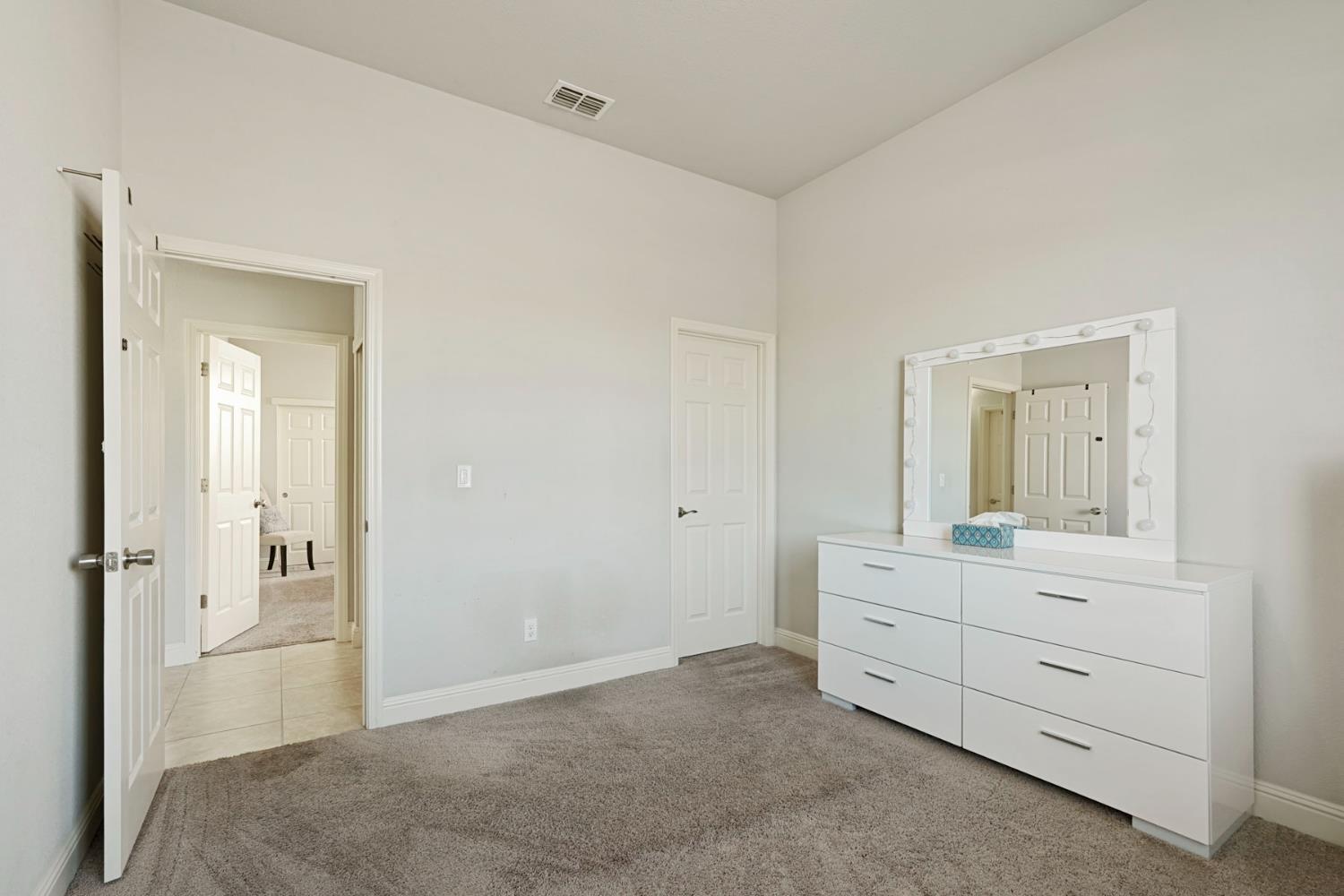 1093 Di Maggio Way Galt, CA 95632 - Photo 18 of 46