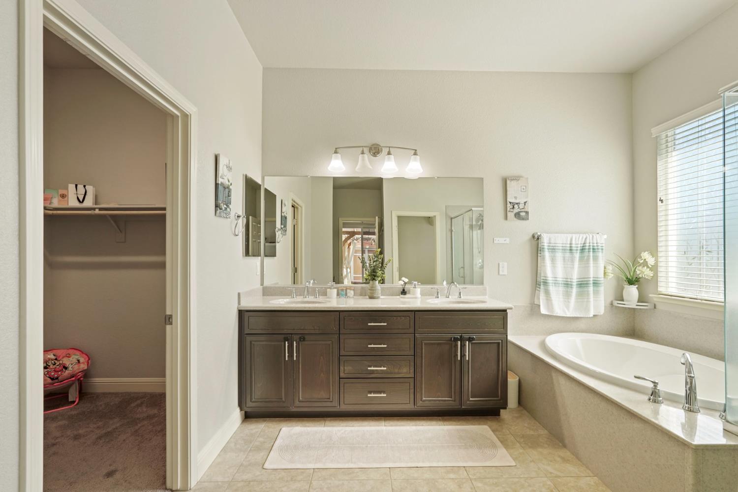 1093 Di Maggio Way Galt, CA 95632 - Photo 25 of 46