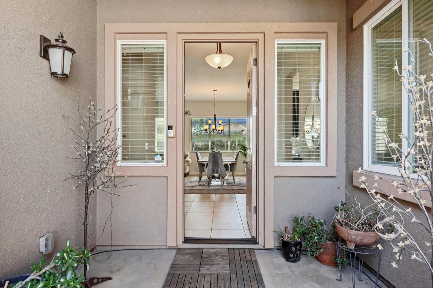 1093 Di Maggio Way Galt, CA 95632 - Photo 3 of 46