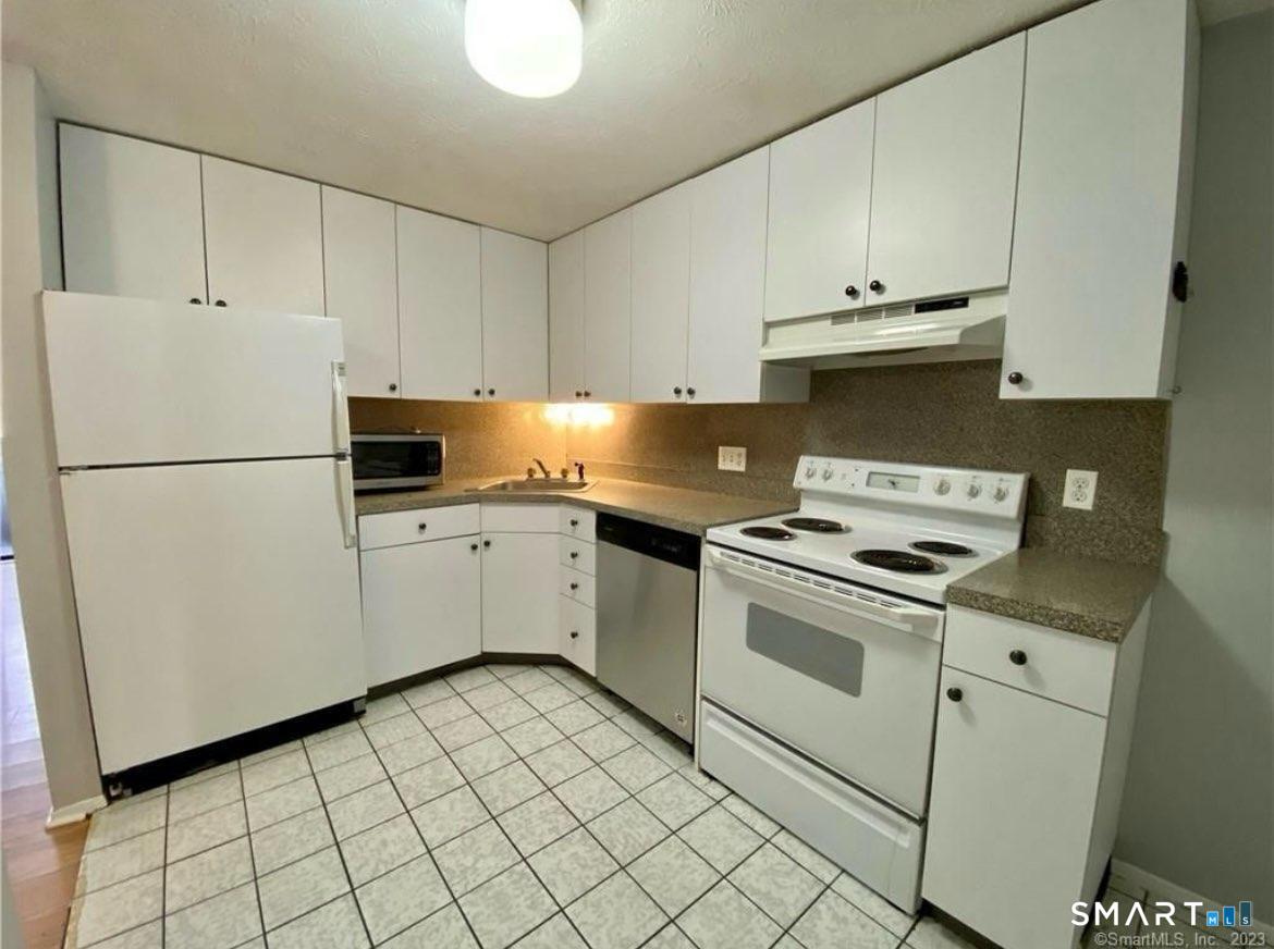 165 Towne House Road, Unit 165 Hamden, CT 06514 - Photo 2 of 14