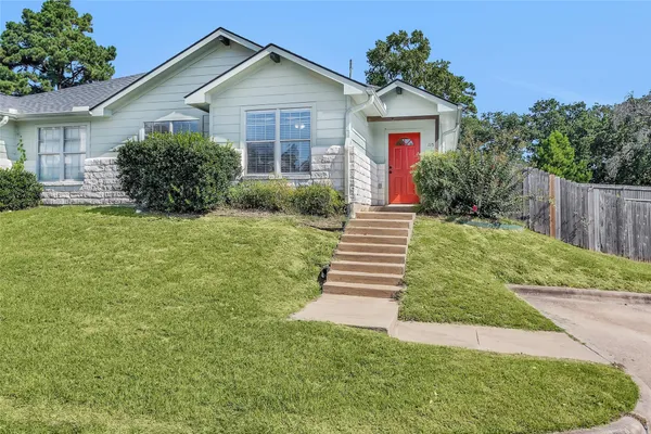 $1,600 | 115 Bolero Way, Huntsville, TX 77340