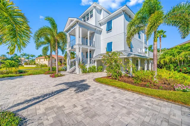 $2,495,000 | 2813 Kipps Colony Drive South, St. Petersburg, FL 33707